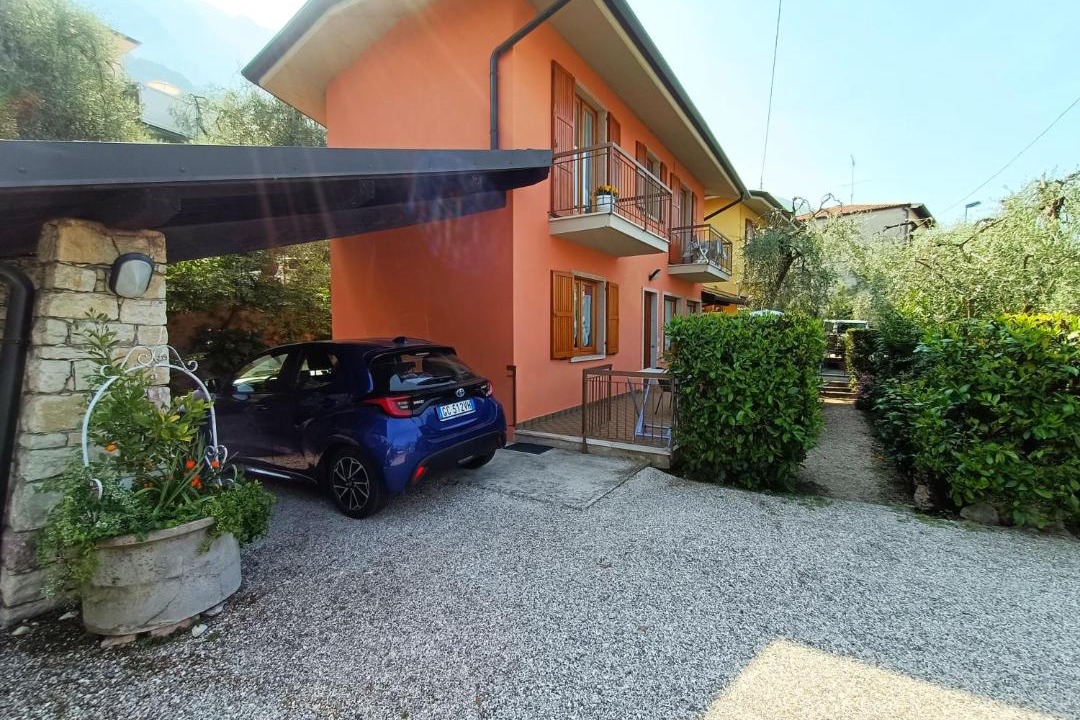 Photo of Others in Assenza