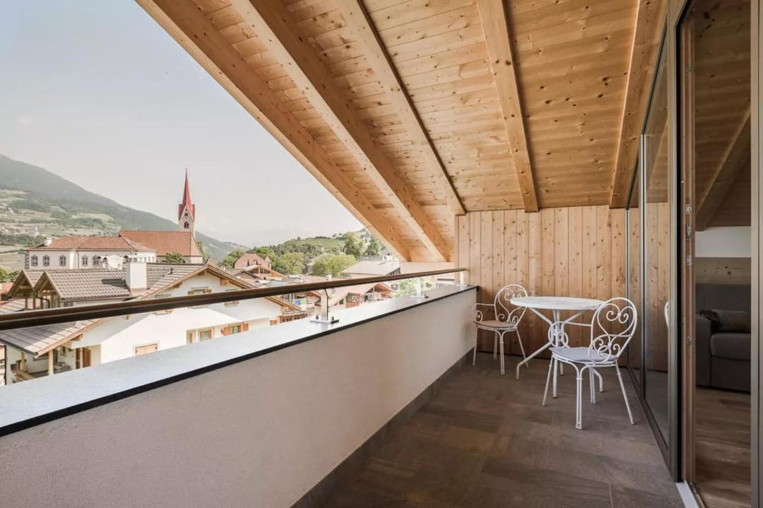 Photo of Patio Balcony in Gudon