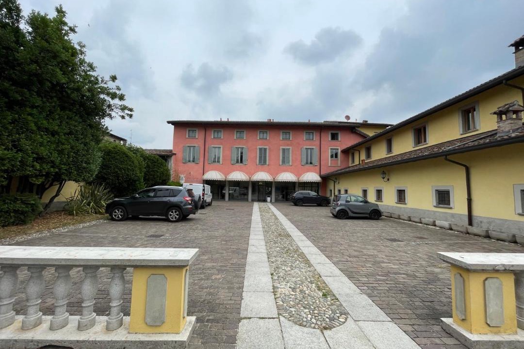 Photo of Buildings in Muratella