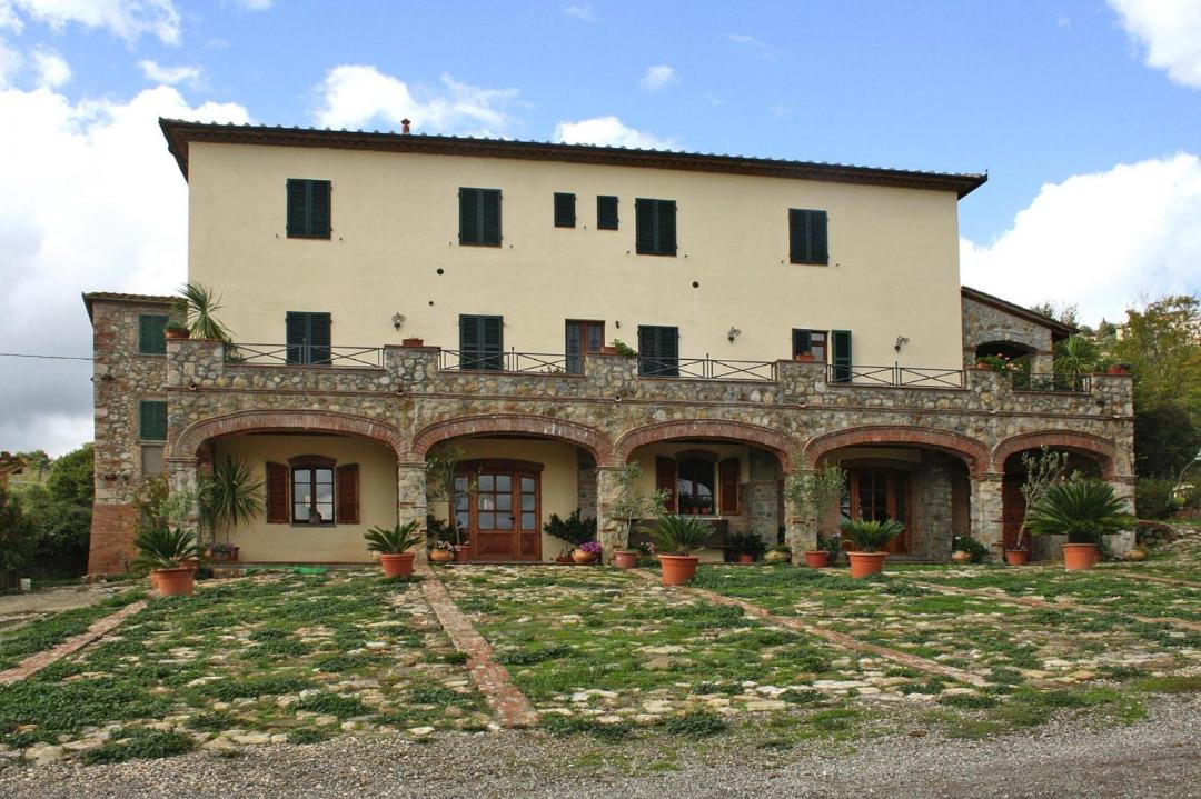 Photo of Buildings in Chiusdino