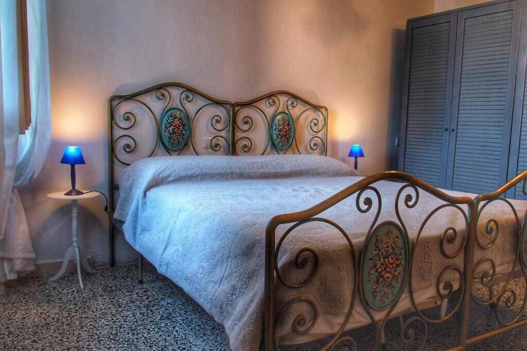 Photo of Bedroom in Montefalco
