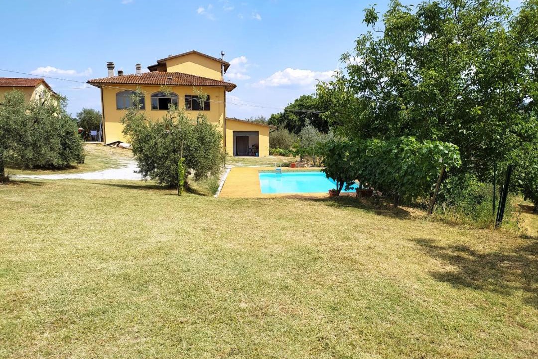 Photo of Buildings in Cavriglia