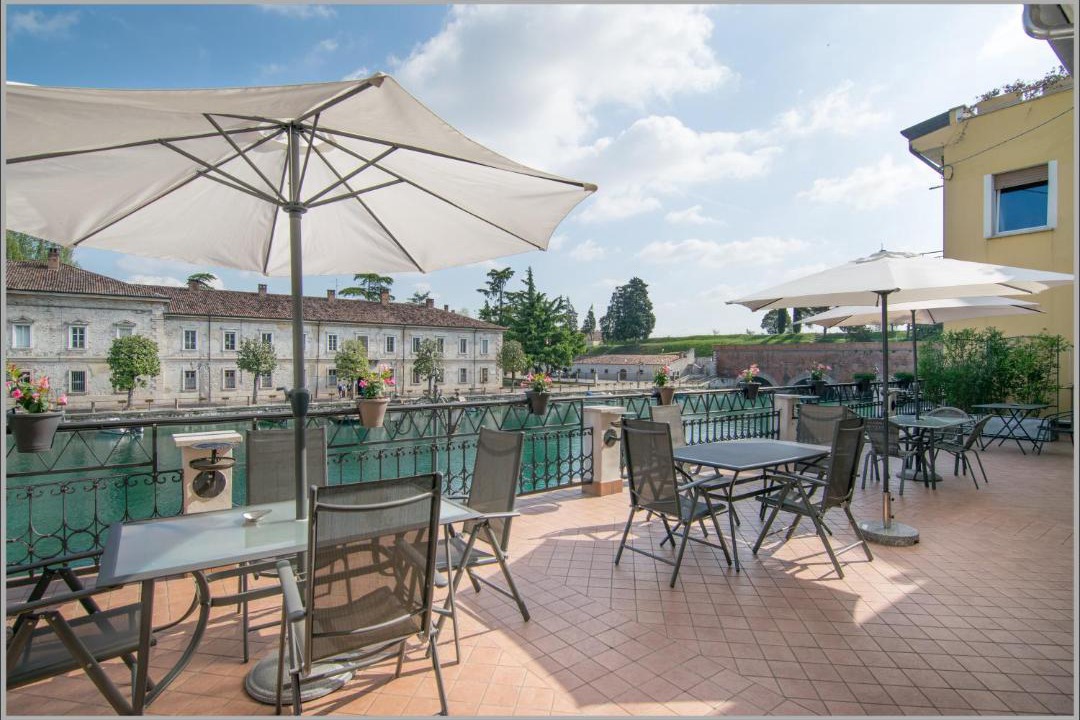 Photo of Patio Balcony in Peschiera del Garda City Centre