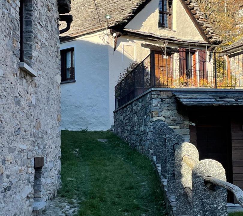 Photo of Buildings in Craveggia