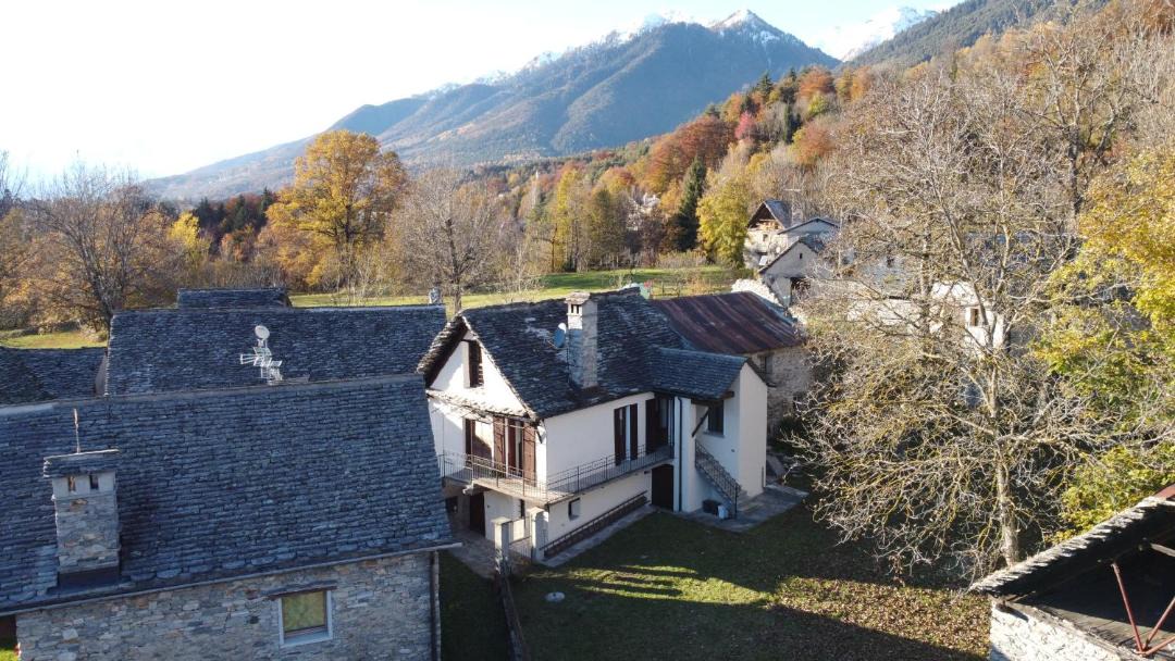 Photo of Buildings in Craveggia