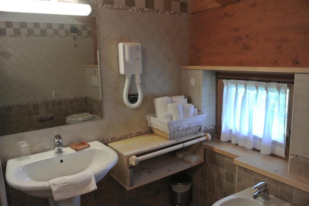 Photo of Bathroom in Tschaval