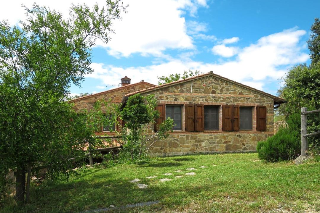 Photo of Buildings in Paciano