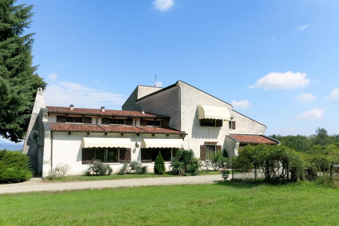 Photo of Buildings in Zubiena