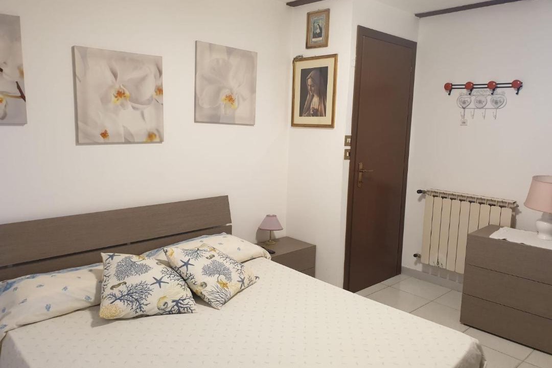 Photo of Bedroom in Latina Lido