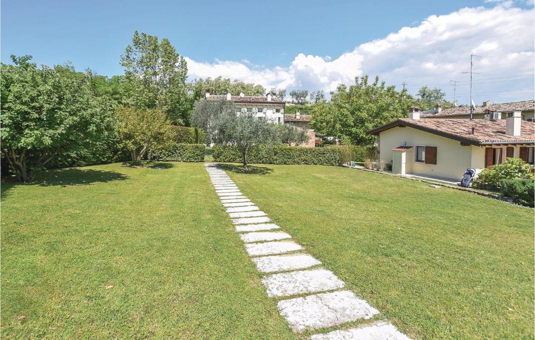 Photo of Buildings in Montioni