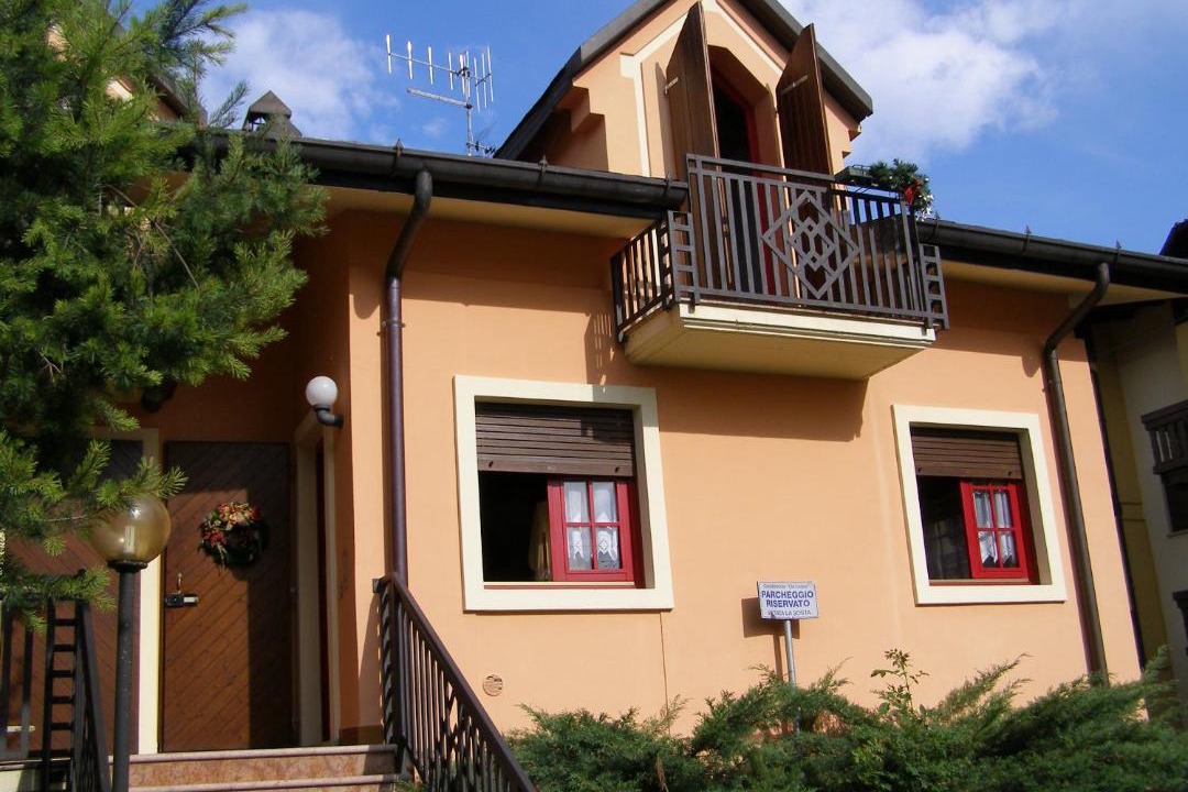 Photo of Buildings in Gallio