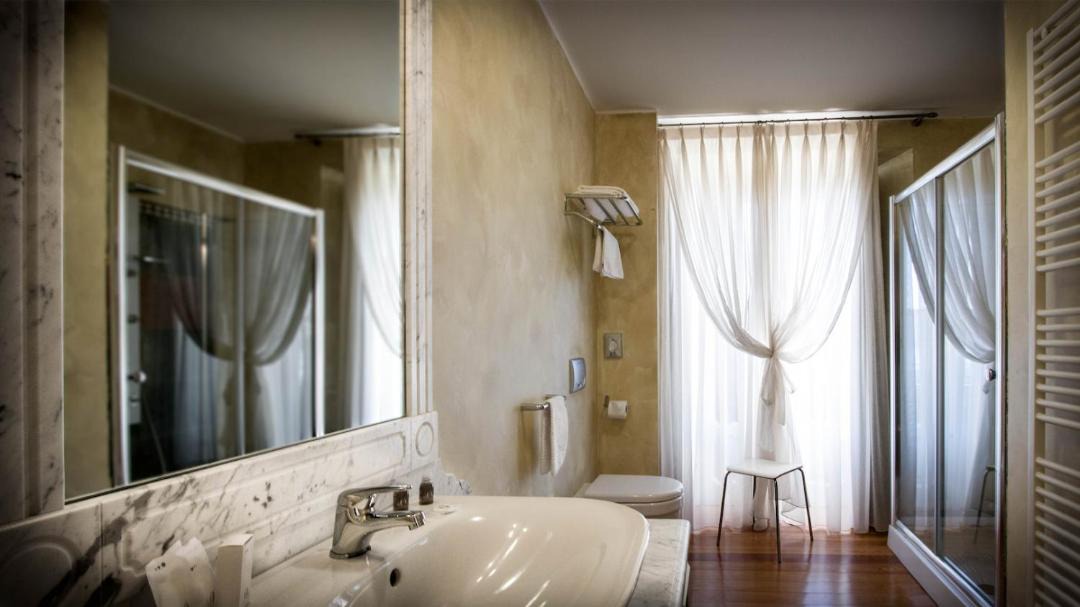 Photo of Bathroom in Varano Borghi
