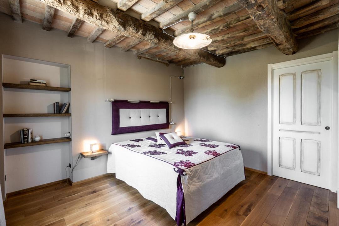 Photo of Bedroom in Costigliole d'Asti