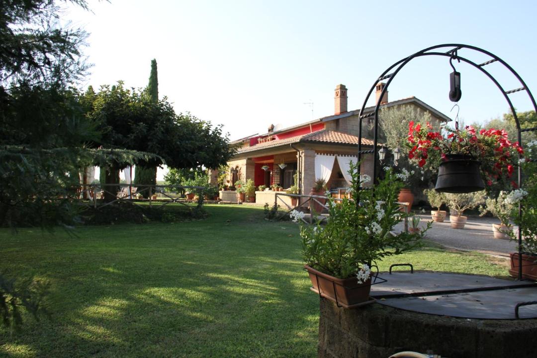 Photo of Others in Tuscania