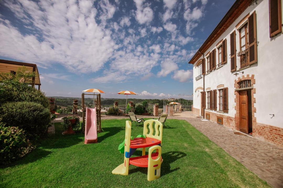 Photo of Others in Cossombrato