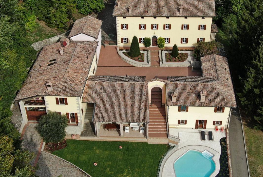 Photo of Buildings in Samone