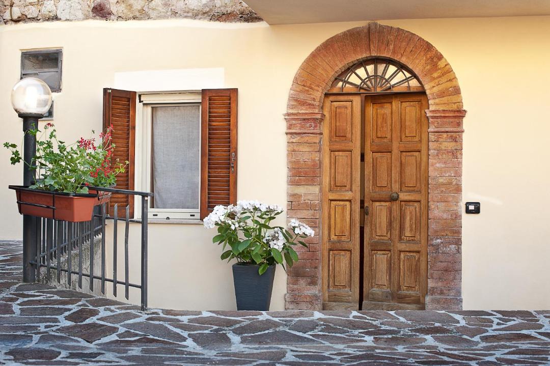 Photo of Buildings in Lenano