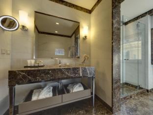 Photo of Bathroom in Carignano