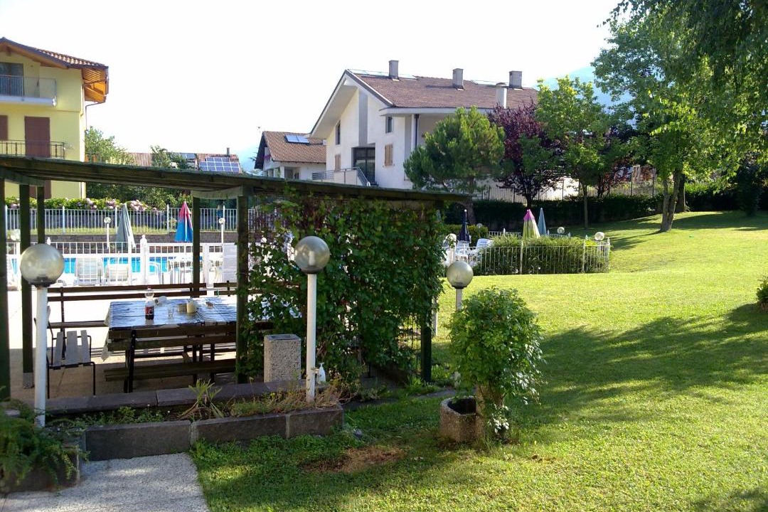 Photo of Buildings in Cavedine