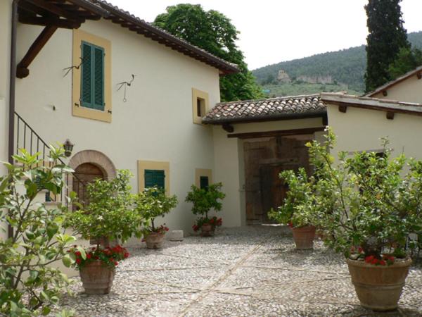 Photo of Buildings in Poreta