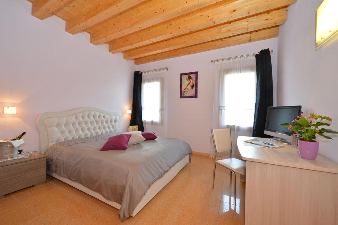 Photo of Bedroom in Arcole