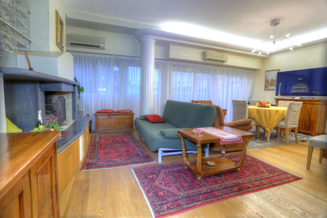 Photo of Livingroom in Quartiere XIII Aurelio