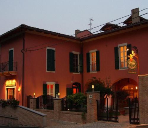 Photo of Buildings in Moncalvo