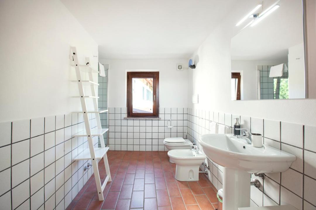 Photo of Bathroom in Montegrosso dʼAsti