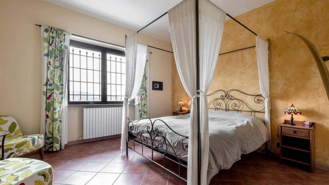 Photo of Bedroom in Montecalvo Versiggia