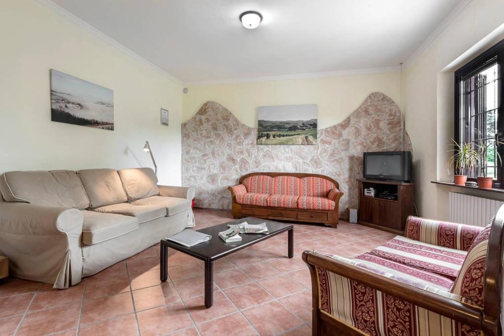 Photo of Livingroom in Montecalvo Versiggia