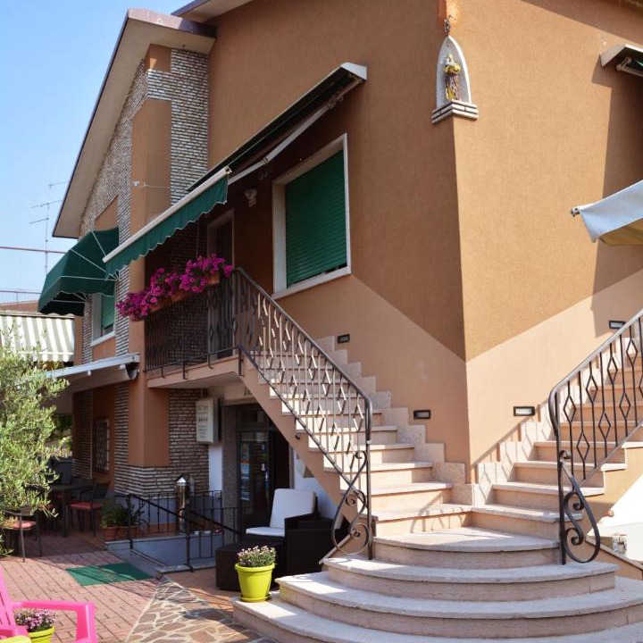 Photo of Buildings in Pacengo