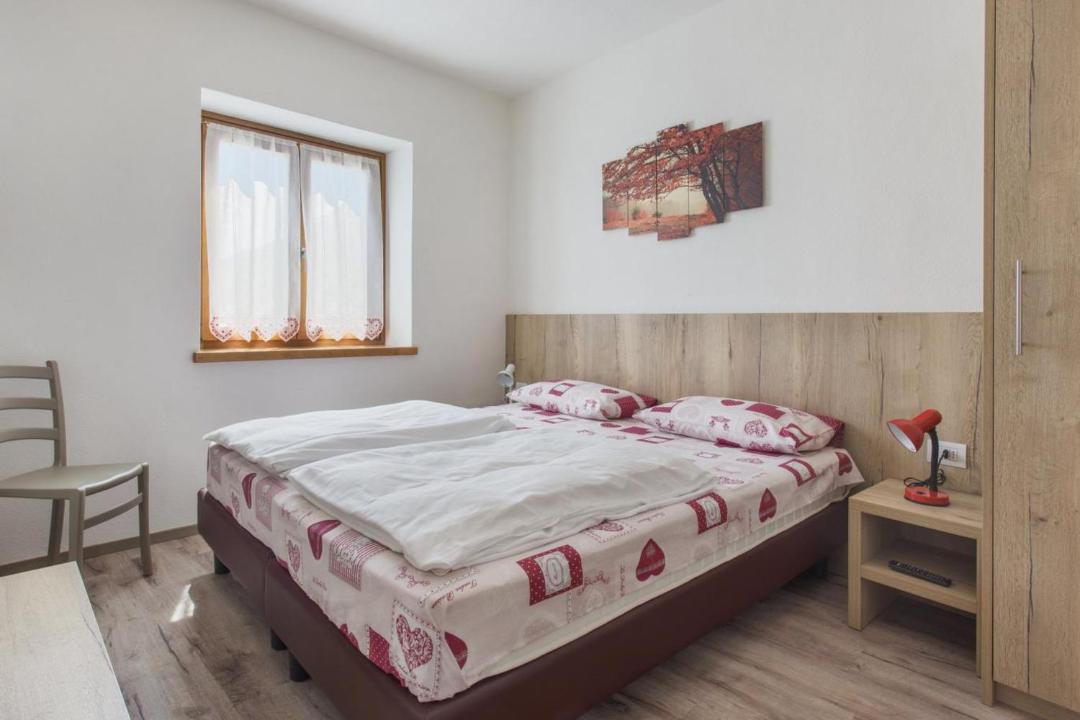 Photo of Bedroom in Molveno