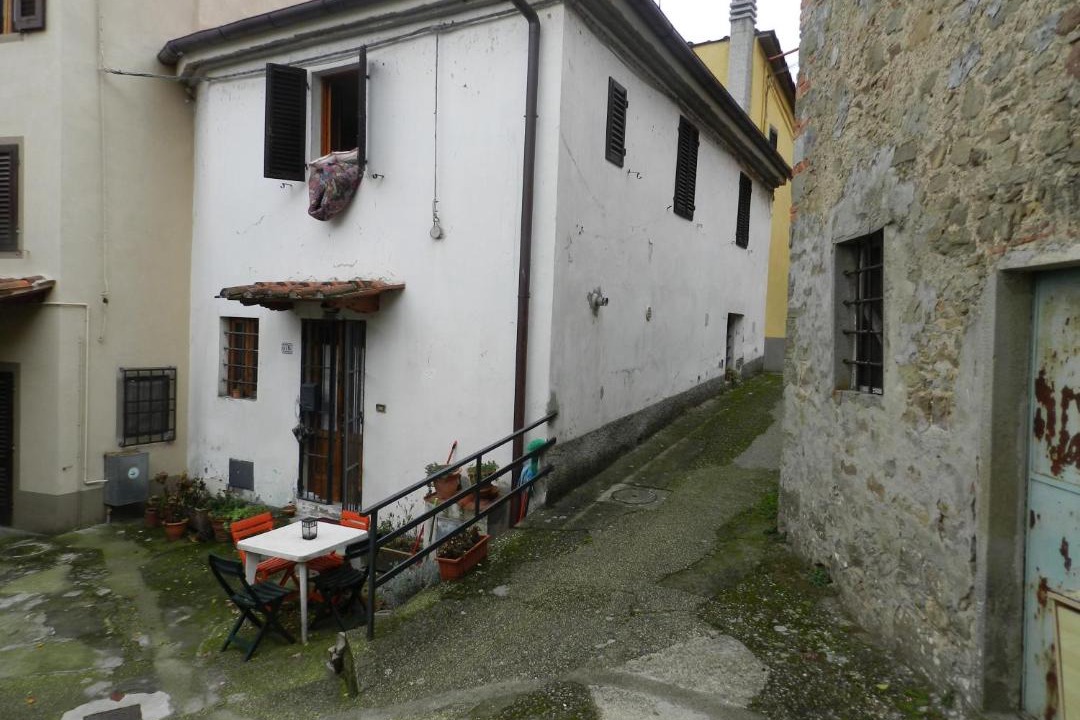 Photo of Buildings in Saturnana