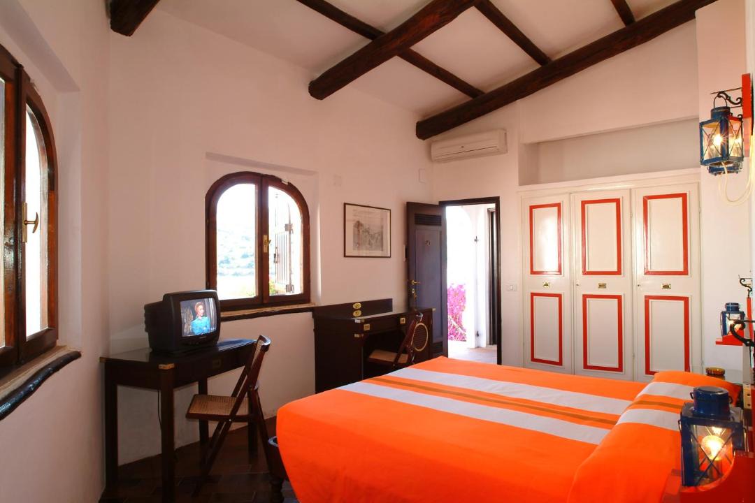 Photo of Bedroom in Mola