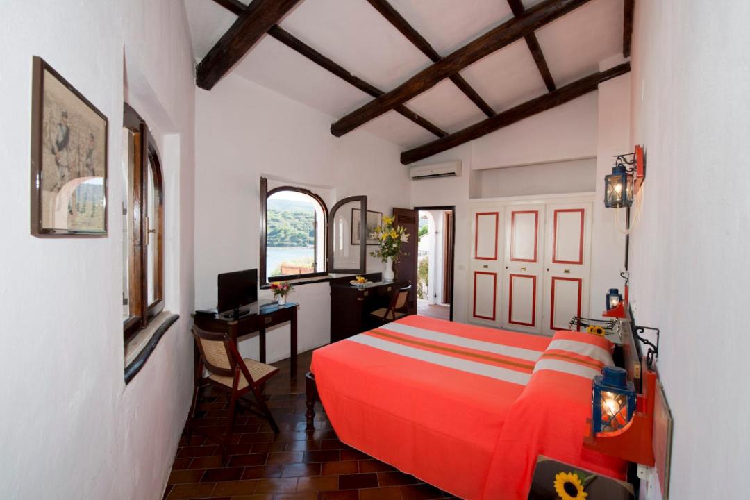 Photo of Bedroom in Mola
