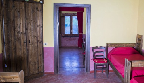 Shared Dormitory, Shared Bathroom