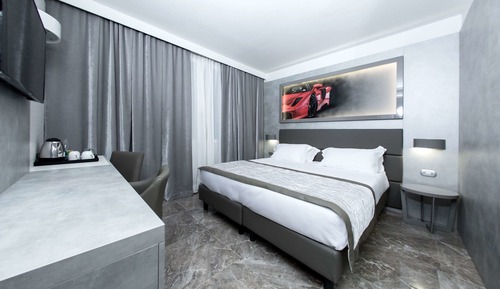 Classic Room, 1 King Bed, Non Smoking