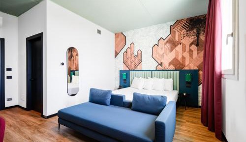 Deluxe Double Room with Extra Bed