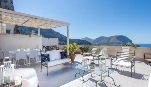 Two-Bedroom Apartment with Sea View