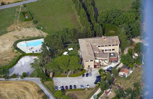Monteluiano Hotel | Hotel Villa Montegranelli