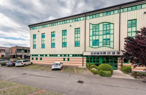 Dossobuono Hotel | West Point Airport Hotel