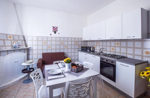 Campora San Giovanni Apartment | Enjoy a relaxing vacation in this bright and friendly apartment Campora San Giovanni.