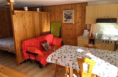Emarese Apartment | Cuddly studio apartment