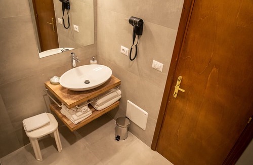 Spello Villa | Emerald Apt City Center