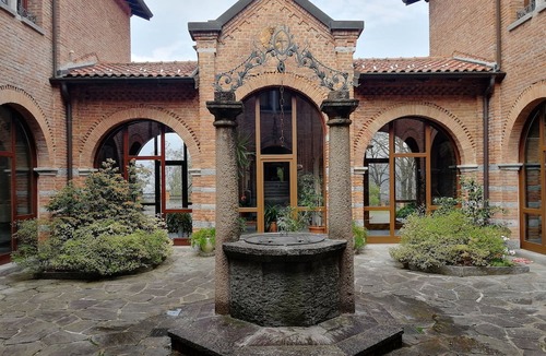Ghirla Apartment | The window to the sky