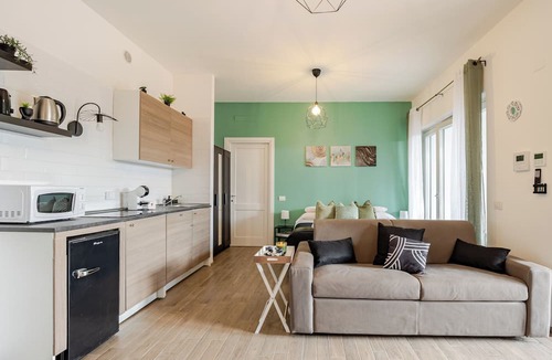 Fiumicino Apartment | Comfort with Garden